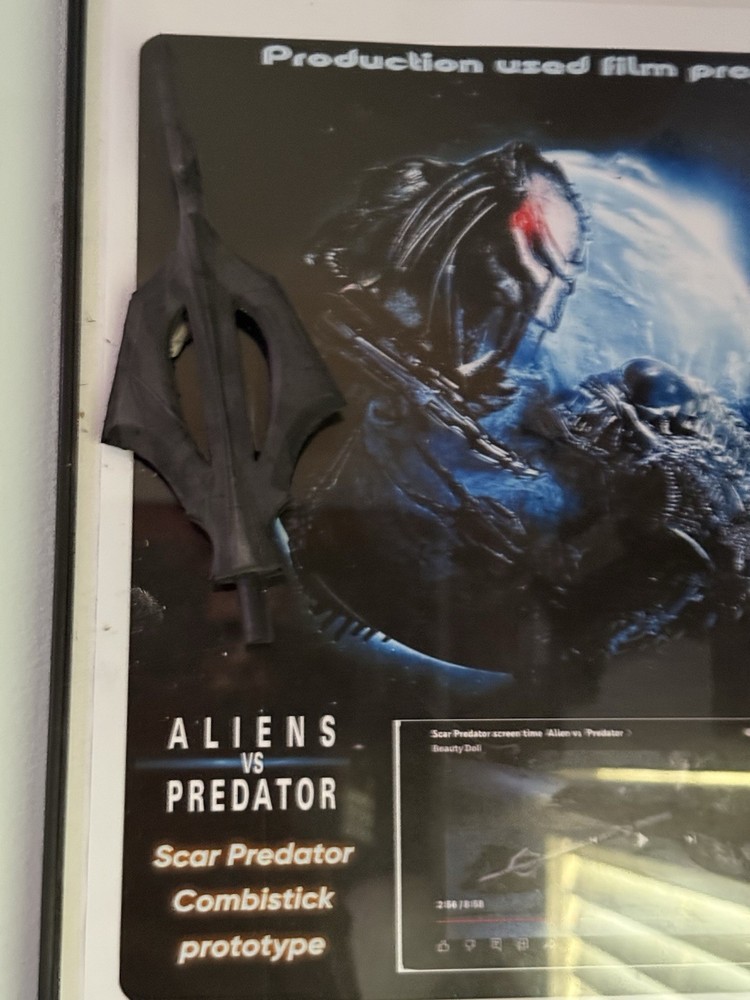 Rare Aliens Vs Predators (2004) prototype combstick movie prop display COA copy