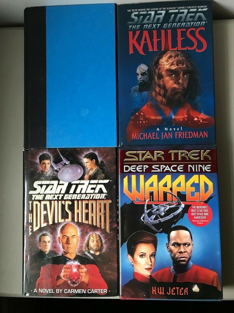 Star Trek Book 4 Hardback Next Generation Deep Space Nine and Trading Card