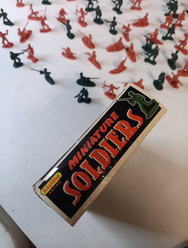 Schylling Minature Soldiers Retro 60 pack, two colors, 11 diff poses, 3 Missing