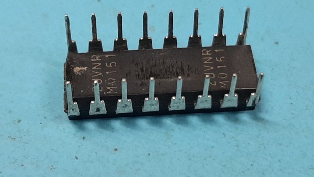 ( 5 PCS ) CD40193BE CMOS, Presettable Up/Down Counters by RCA