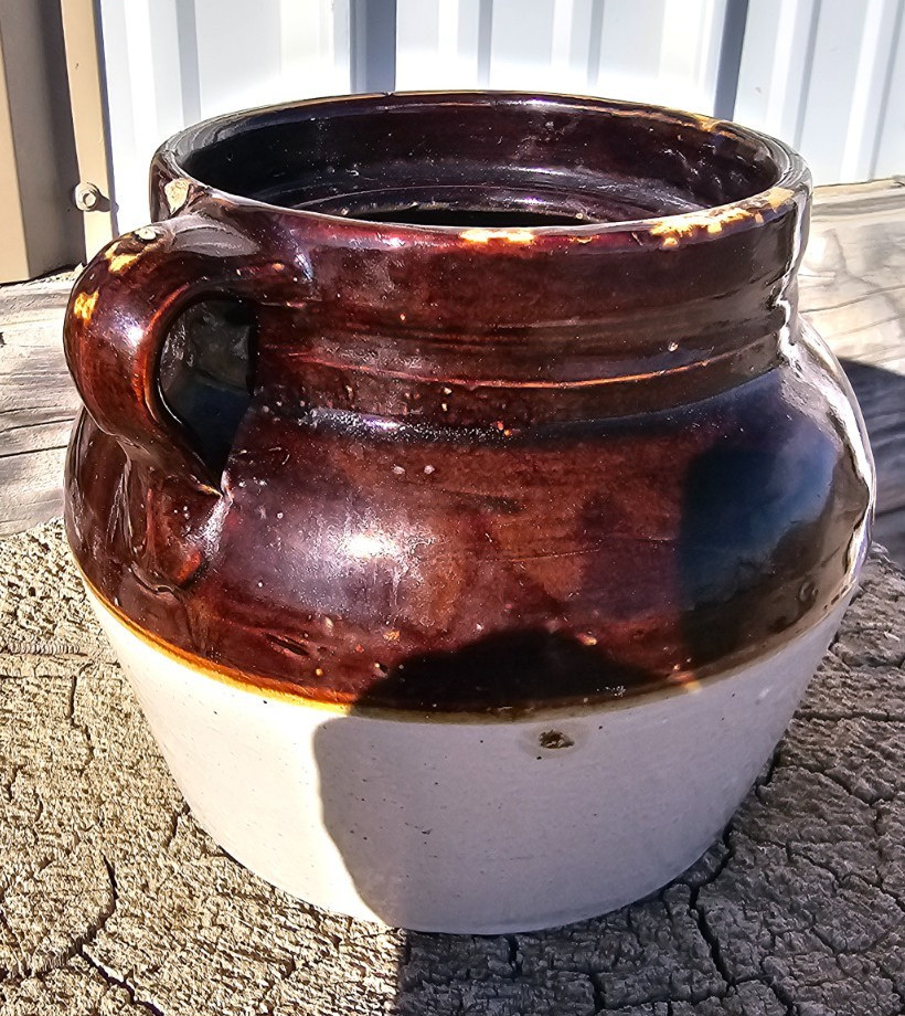 Antique bean pot old collectable