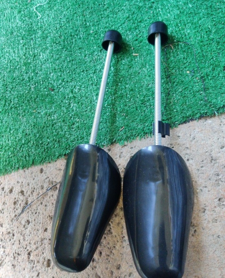 shoe trees plastic