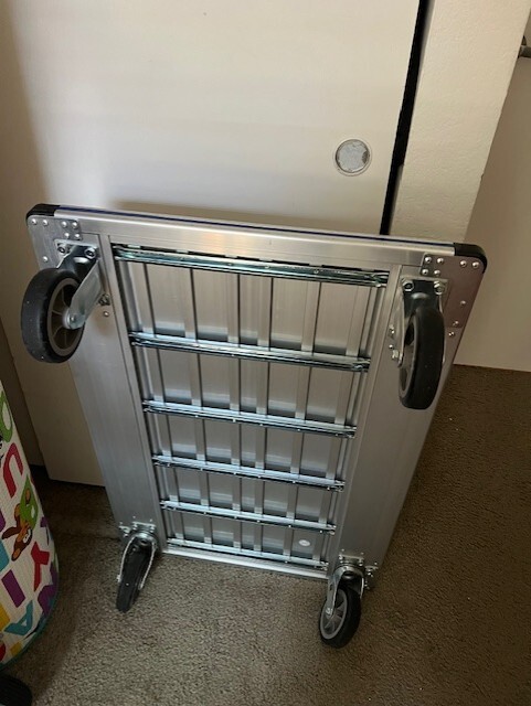 Global industry folding cart with wheels 2'x3'