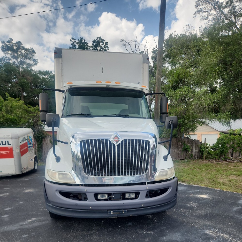 2018 INTERNATIONAL 8600 26FT BOX