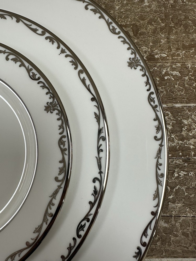 Lennox Cornett Platinum Five Piece Place Setting