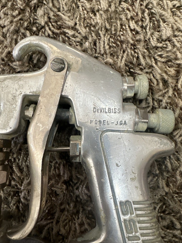 DeVilbiss JGA Paint Spray Gun & Cup With 705 E4 Nozzle