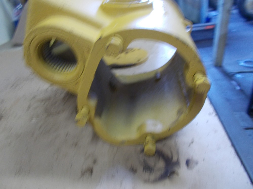 John Deere 1010 powershaft housing