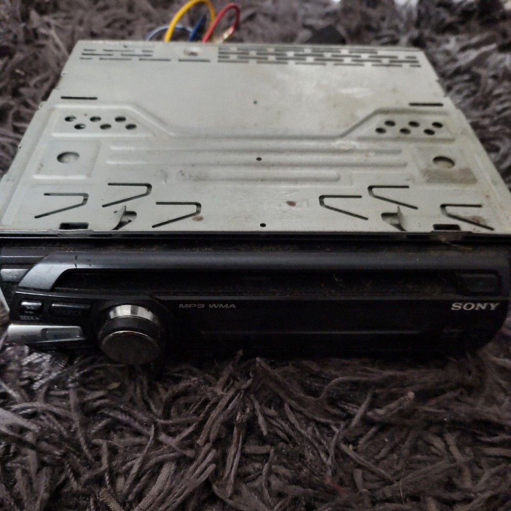 CDX GT230 SONY COMPACT DISC PLAYER UNTESTED
