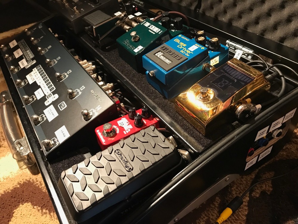 GigRig G2 Custom Guitar Pedal Board, 13 pedals/components, Schmidt Array w/Lid