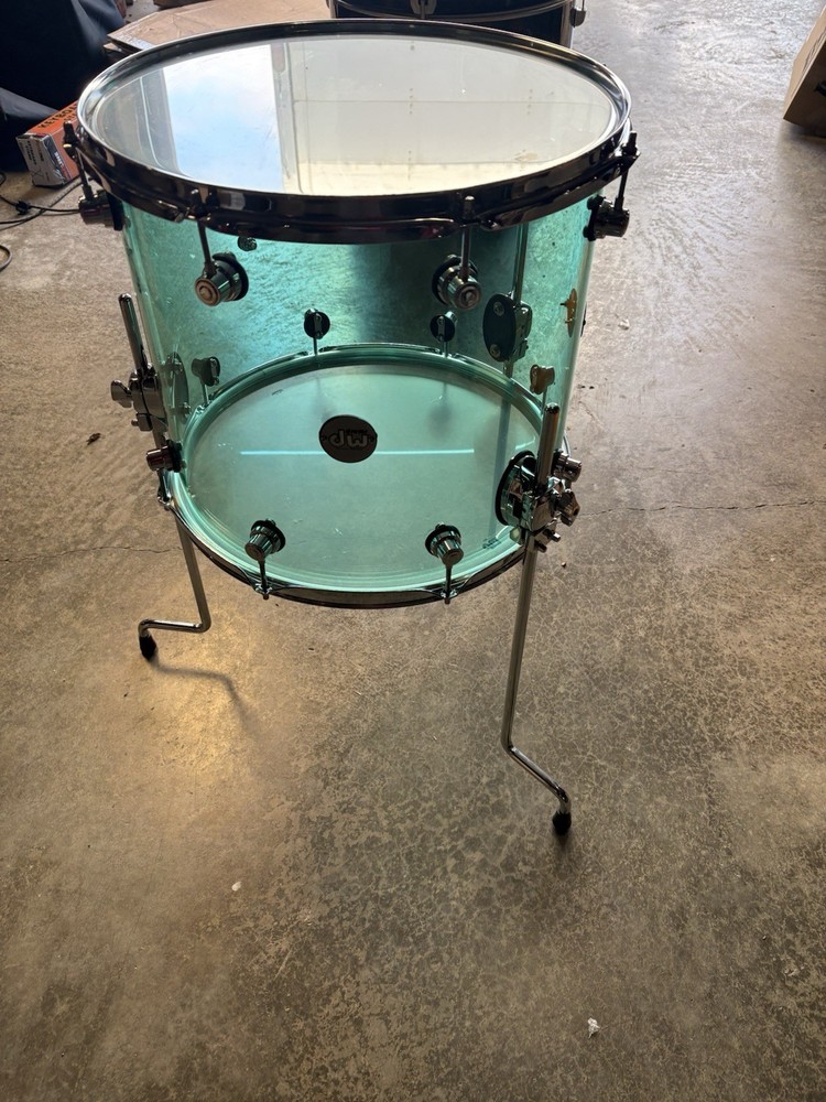DW Design Series 16 Diameter X 14 Deep Floor Tom, Acrylic
