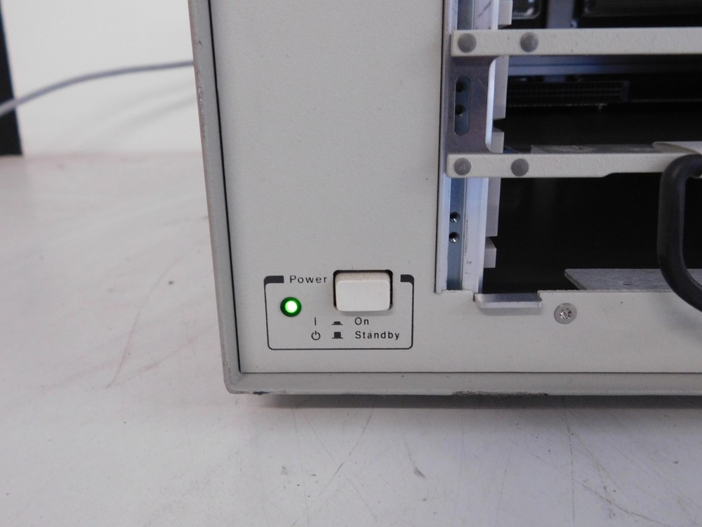 AGILENT TECHNOLOGIES E3238SN SIGNALS DEVELOPMENT SYSTEM / CHASSIS (PLQ69)