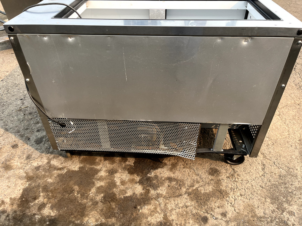 TRUE, Refrigerated Prep Table, TSSU-48-18M-B