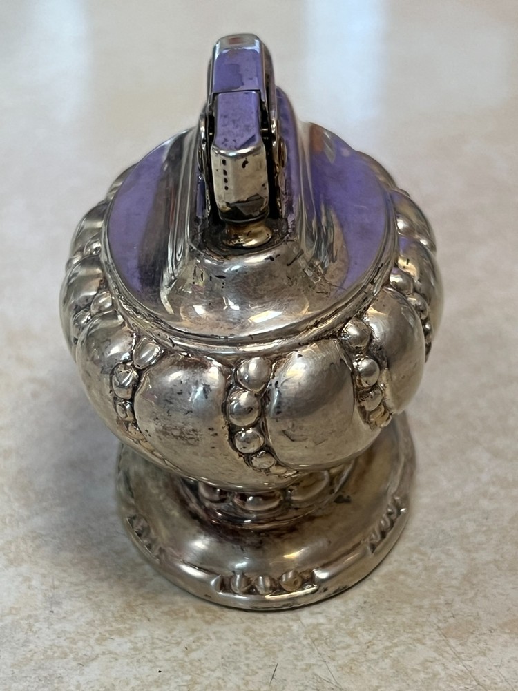 Vintage 1940's Ronson Crown Table Lighter - Silverplated