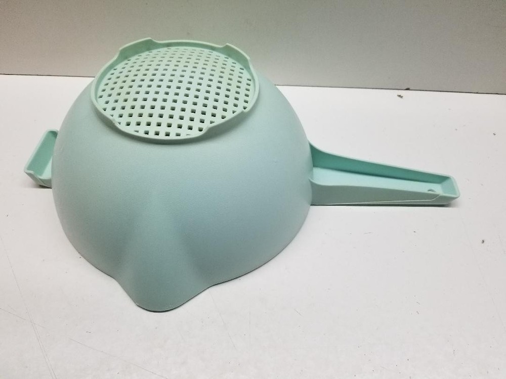 Vintage Tupperware Large 2Qt Colander Strainer #1523 Mint
