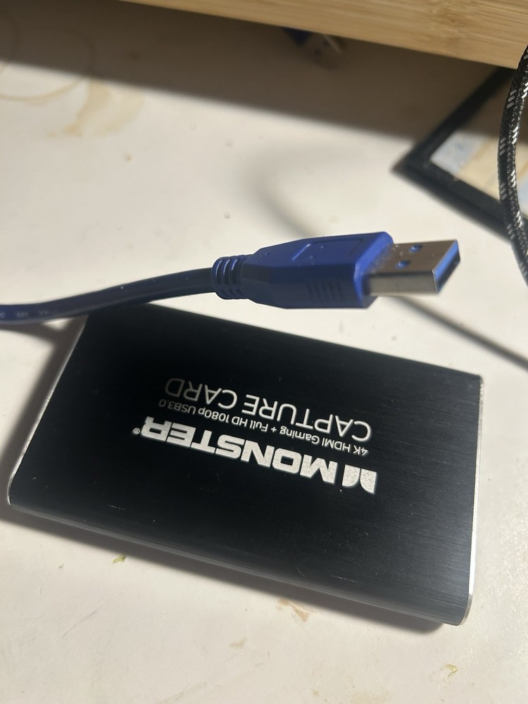 Streaming Bundle Elgato Chat link Capture Card device Hyper x Microphone