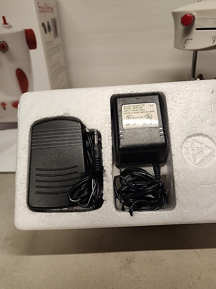 Easy Stitcher Table Top Sewing Machine D2-5001 ms5