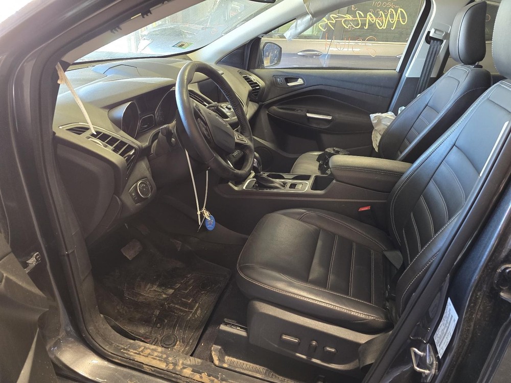 Used Front Center Interior Rear View Mirror fits: 2018 Ford Escape automatic dim