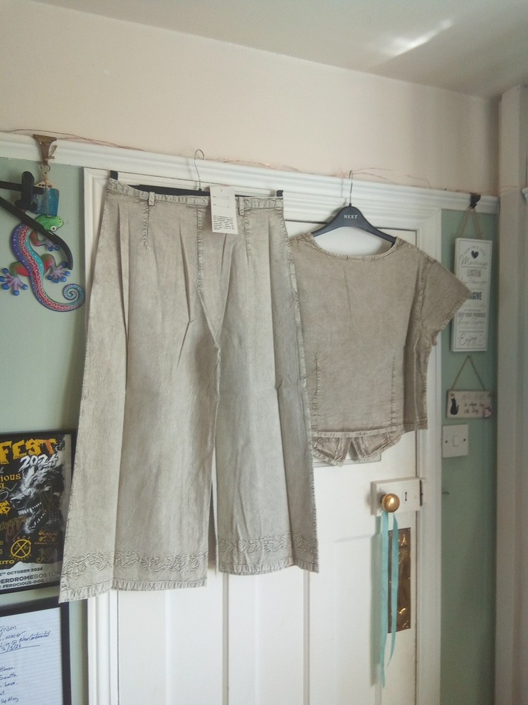 BNWT Stonewashed Trousers & Top With Embroidered Detailing Large Boho Hippy