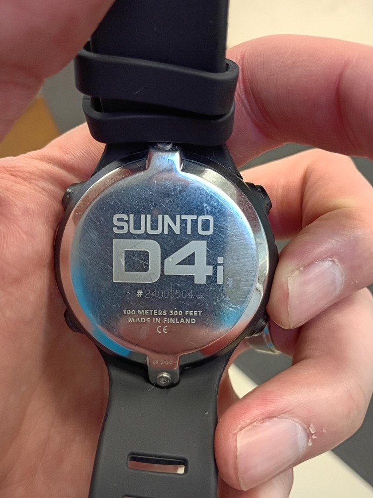 Suunto d4i dive computer with transmitter