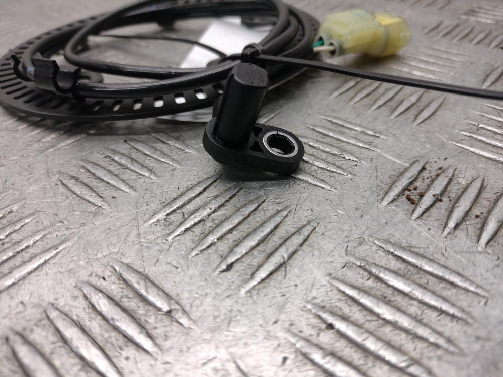 TRIUMPH SCRAMBLER 1200 XE ABS SENSOR front