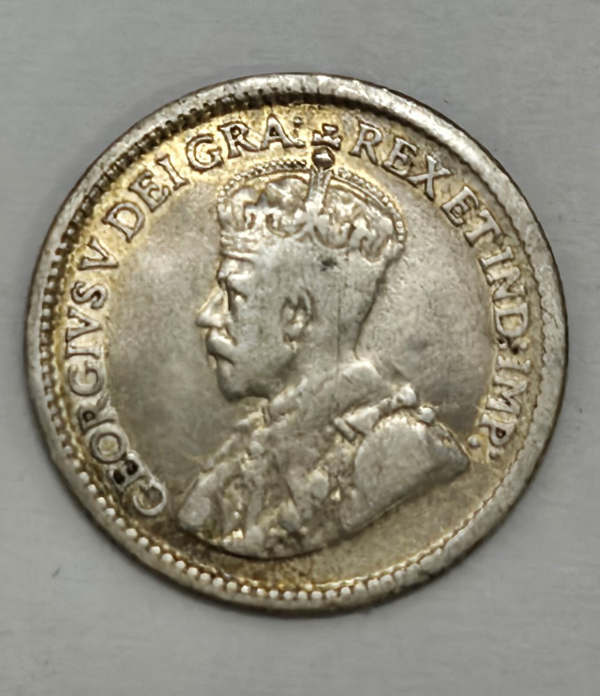 1915 Canada 5 Cents - Silver