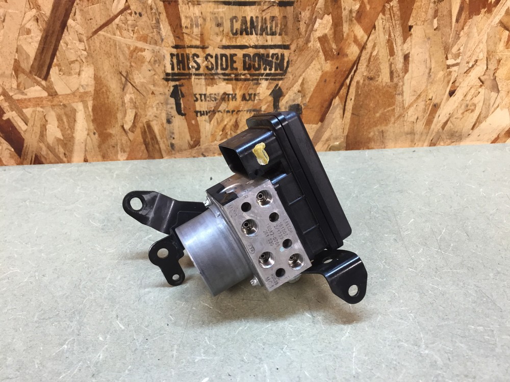 2017 2018 17 18 KAWASAKI NINJA 650 EX650 ABS BRAKE PUMP MODULE CONTROLLER
