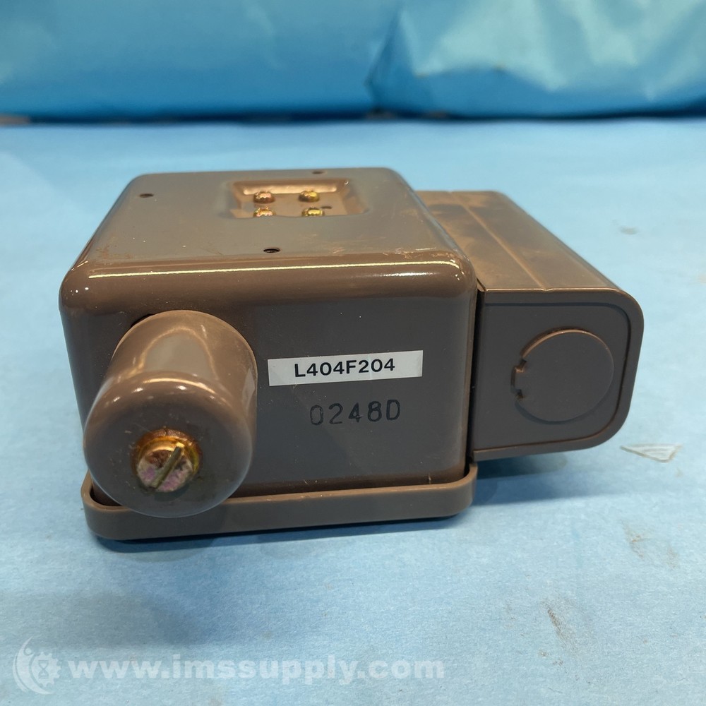 Yamatake L404F204 Pressure Controller FNIP