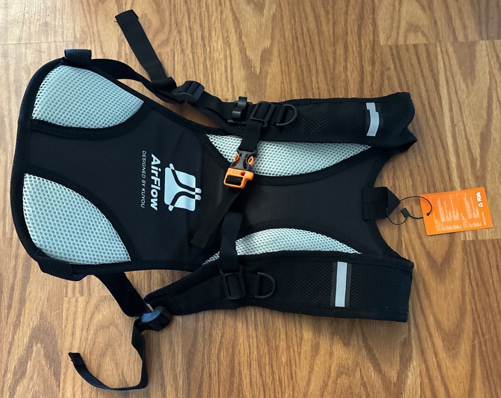 AirFlow 2L Insulated Reflective Hydration Backpack & Bladder Lightweight Compact