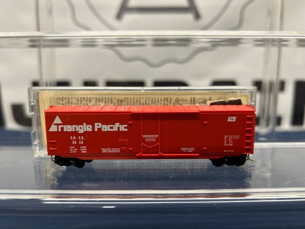 Micro-Trains Triangle Pacific #5518 50� Standard Box Car 38130 (T)