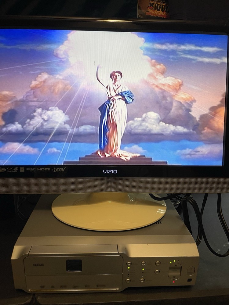 Fully Functional Vintage RCA RTD205C (5) disc CD/DVD Home Theater System