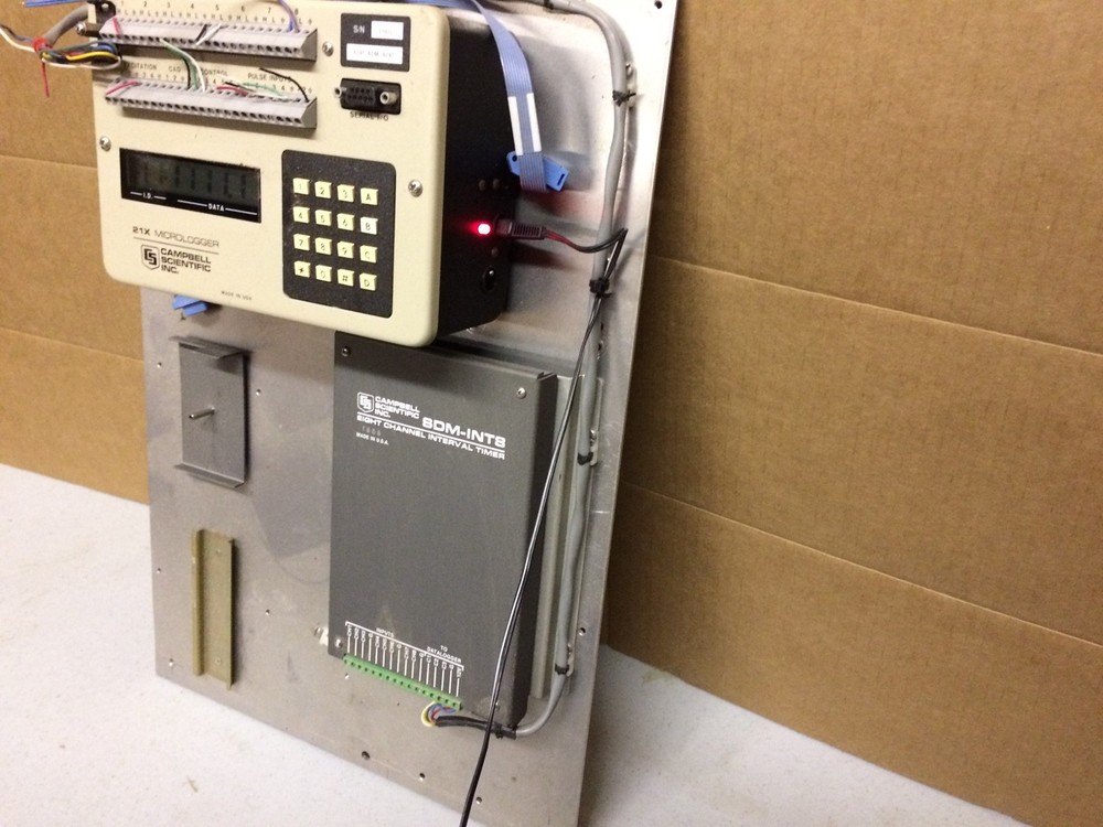 SDM-INT8 Eight channel interval timer & Campbell Scientific 21X Micrologger