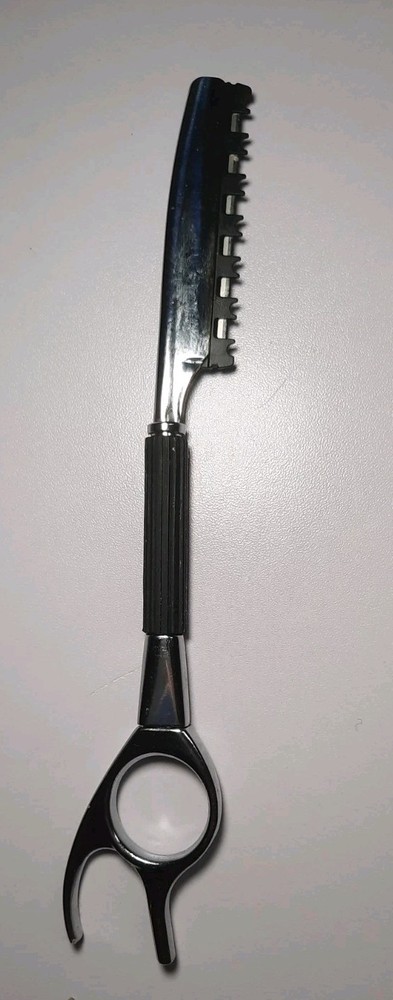 Sam Villa Razor
