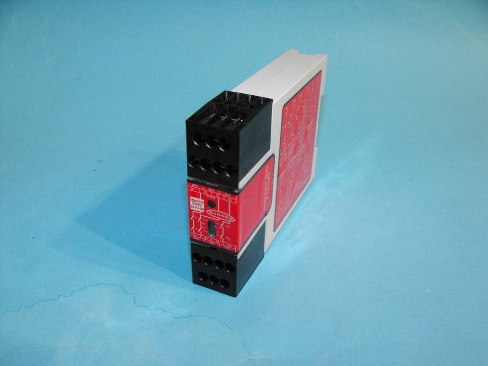 Banner ES-FA-9A.E-Stop Safety Relay Module 24V AC/DC.USED