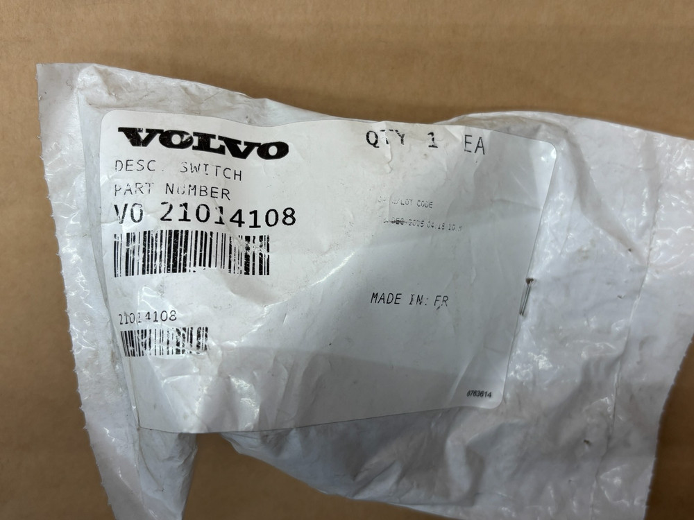 Genuine OEM Volvo 21014108 Light Switch Steering Wheel Replacement Part