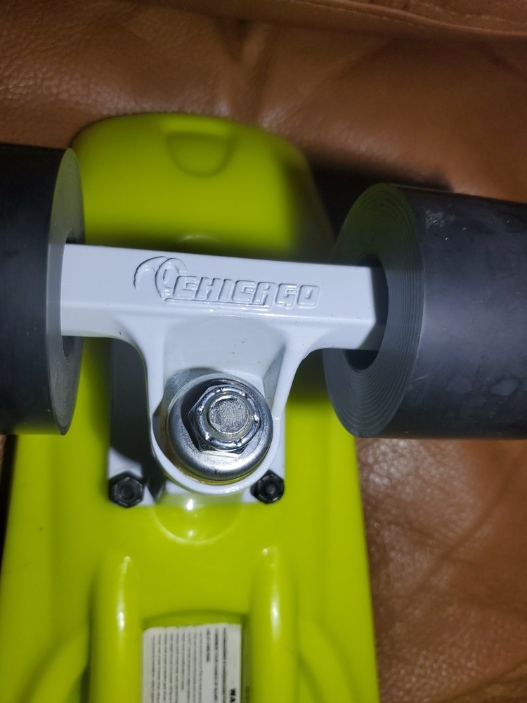 Chicago Skates Mint Skateboard 21 1/2"