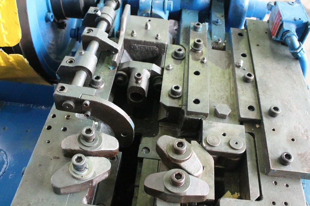 ROBERTS SINGLE STROKE END FORMING PRESS: YODER #55409