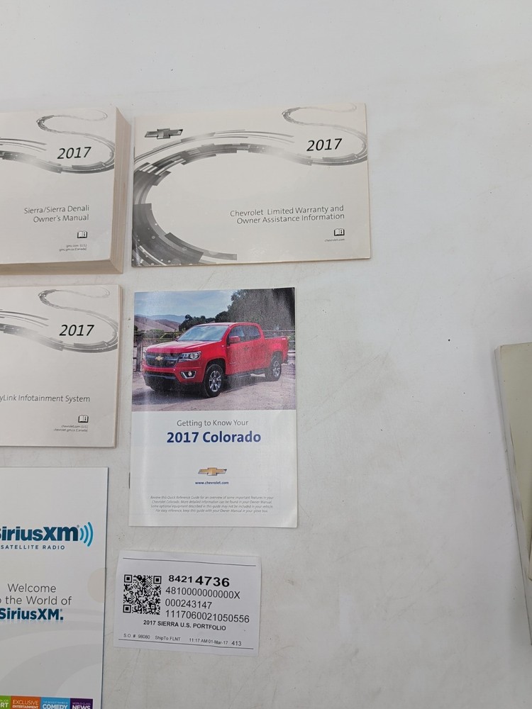 2017 GMC Sierra / Sierra Denali Owners Manual With Navigation Complete Set