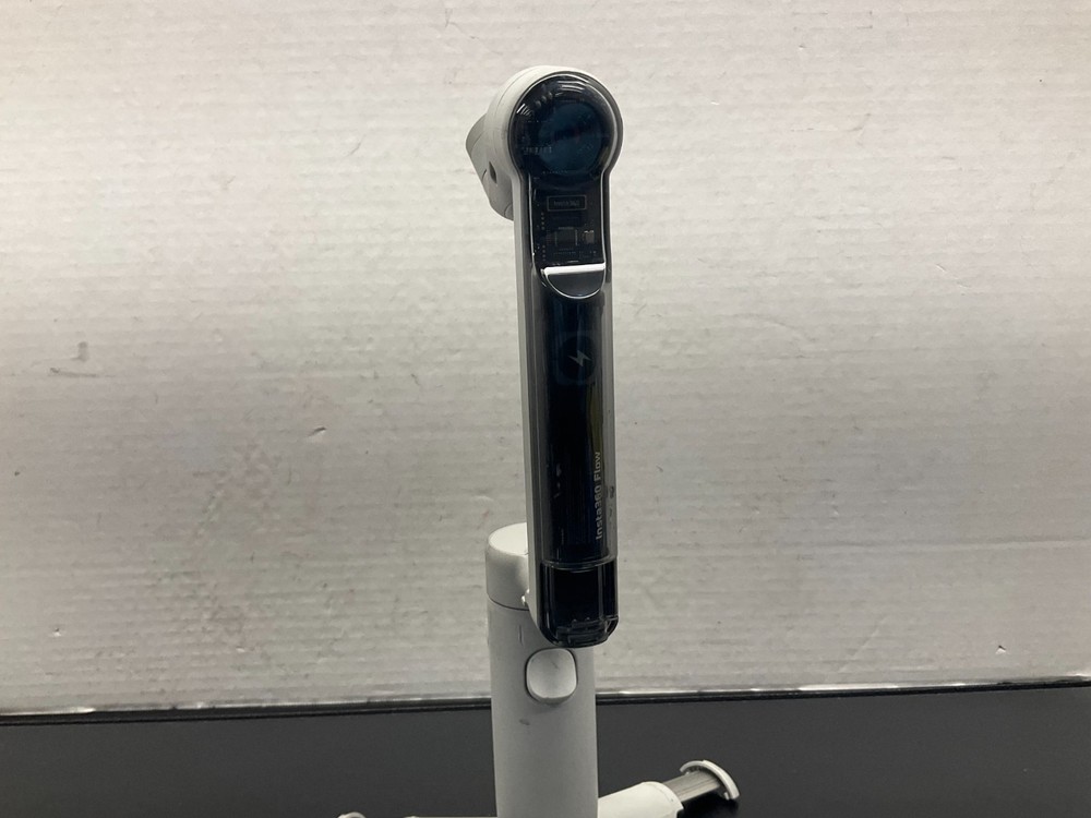 Insta360 Flow Gimbal Stabilizer for Smartphone AI White