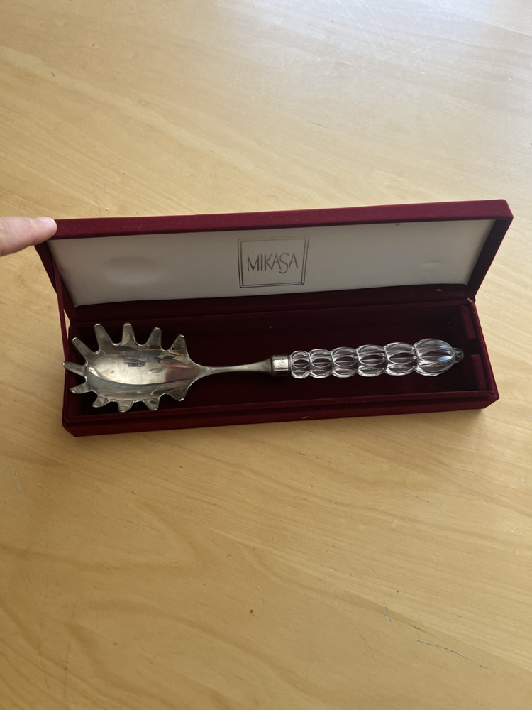 Mikasa Lasagna Serving Silver with Crystal Handle, Vintage