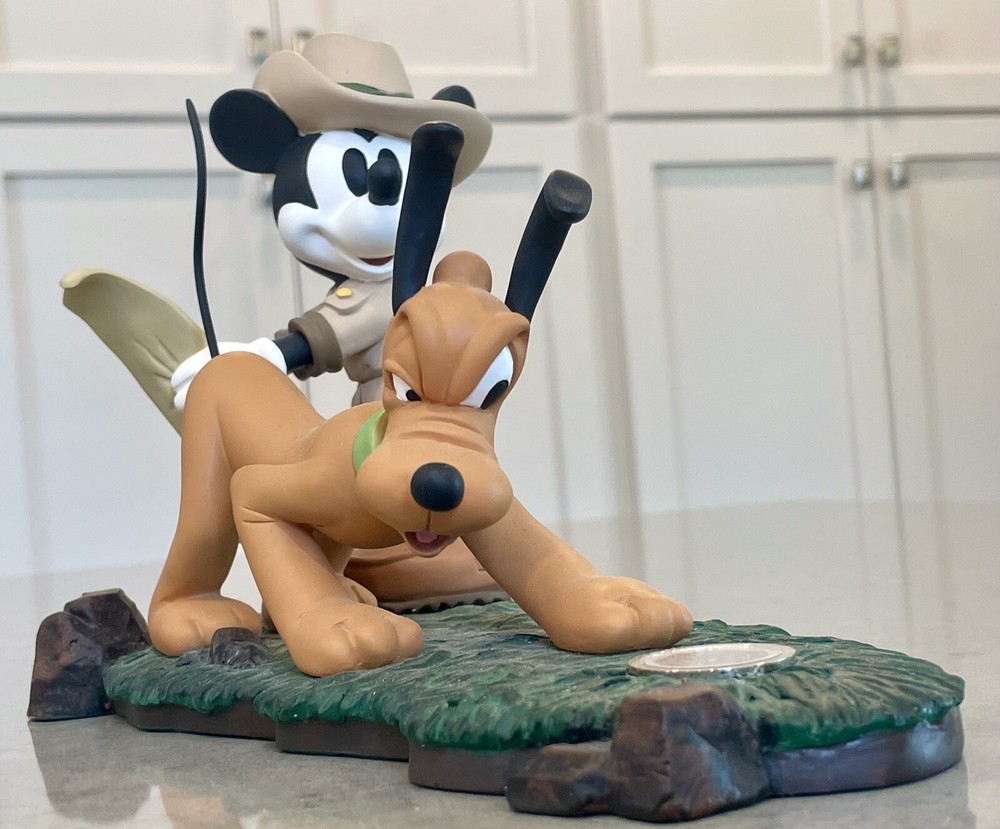 Disneyana Safari Convention LtdEd Figurine & Compass Mickey Mouse & Pluto 1999