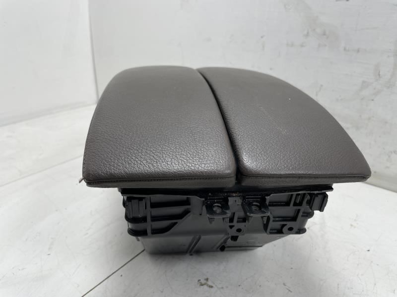 BMW X5 E70/FE43 2008 CENTER CONSOLE STORAGE COMPARTMENT ARM REST PANEL TRIM