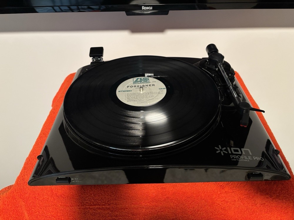 Ion Profile Pro USB Turntable Preowned Works Great w 45 Adapter, RCA cables.