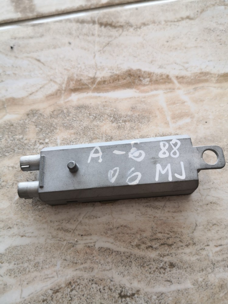 Audi A6 2006/Antenna Amplifier/4F9035225A