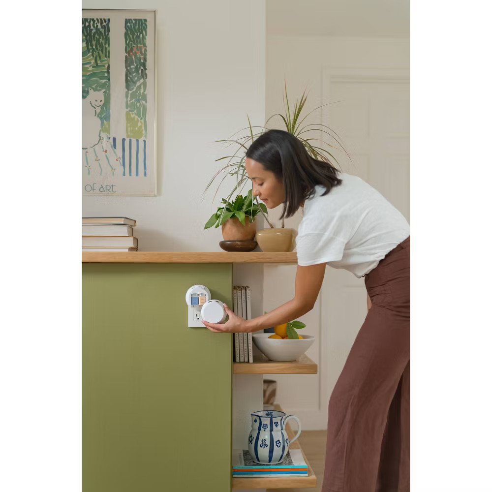 Pura V4 Smart Fragrance Diffuser