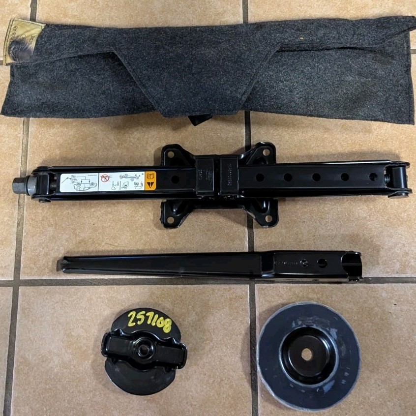 2008 LINCOLN MKX JACK AND TOOL KIT