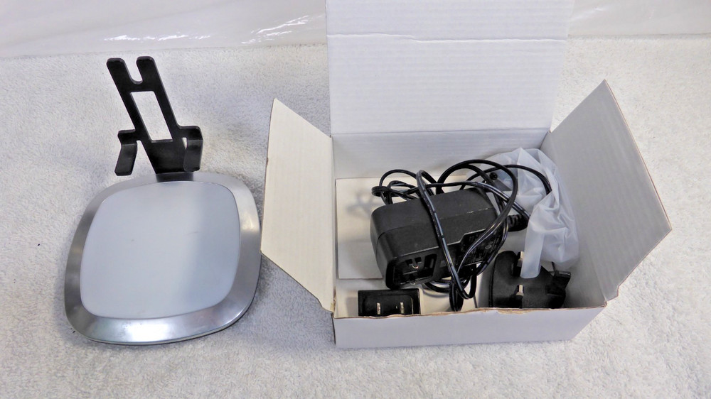 Flexson Illuminated Charging Lighted Speaker Stand Black/Chrome for SONOS PLAY:1