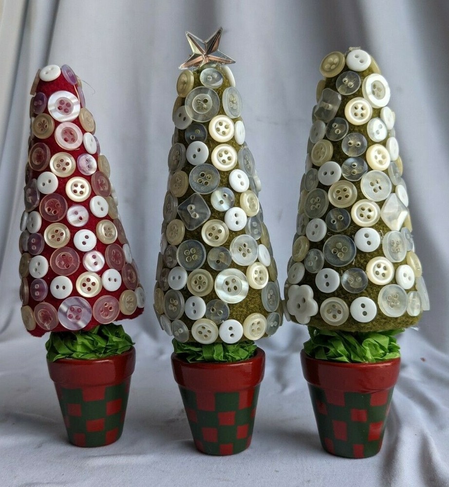 CHRISTMAS BUTTON TREE PIN CUSHION LOT. RED, GREEN DECORATIVE, FUNCTIONAL
