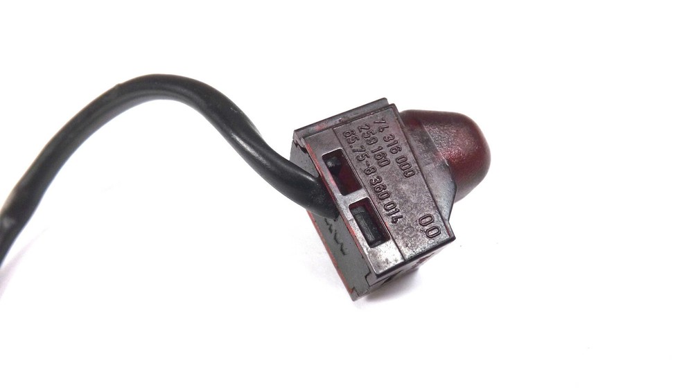 BMW 7-Series E38 Alarm Module Light