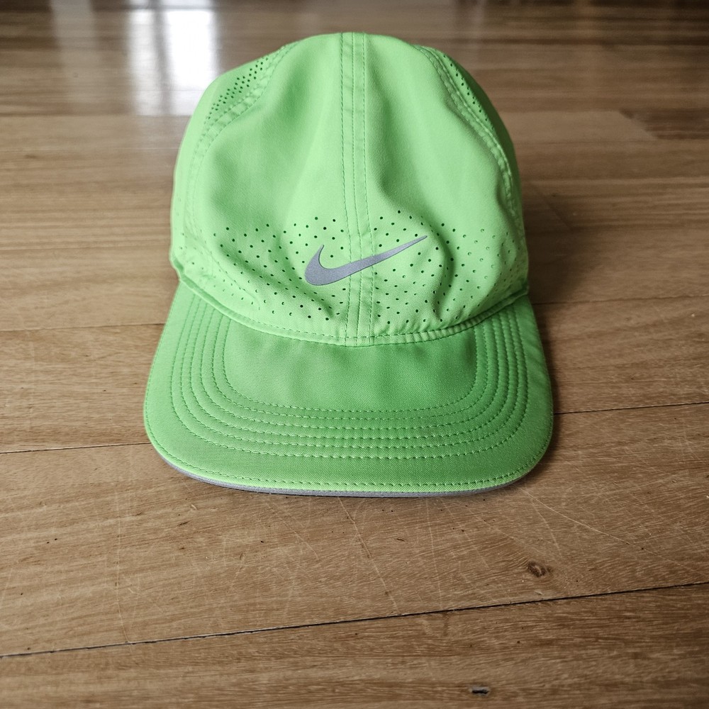 Nike Featherlight Dri-FIT Green Adjustable Baseball Cap Breathable One Size