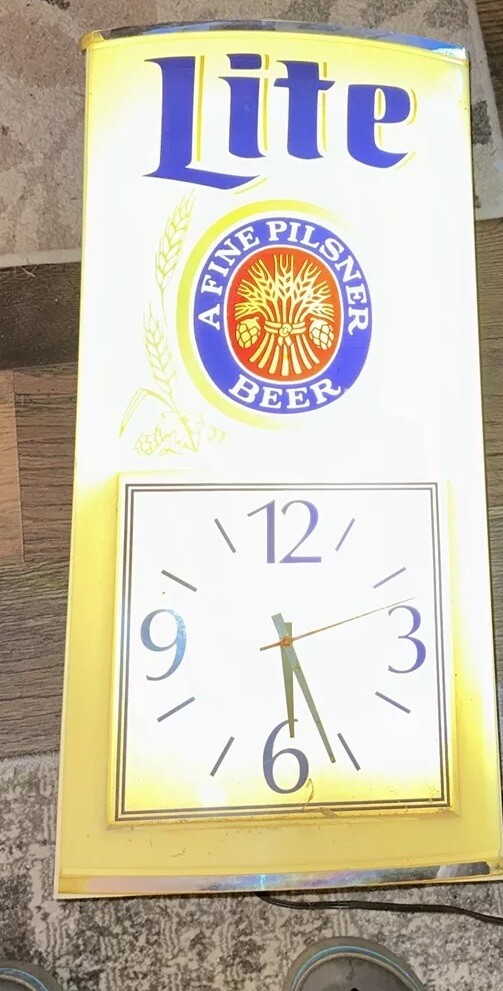1991 LITE  LIGHTED SIGN WITH CLOCK WORKING